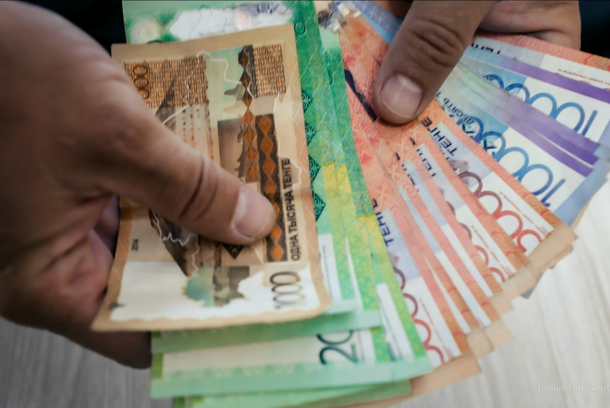 На 100% повысится оклад у 3300 казахстанцев