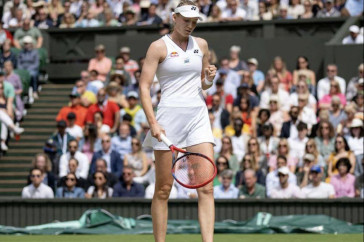 Фотография к новости: Елена Рыбакина уверенно стартовала на Уимблдоне