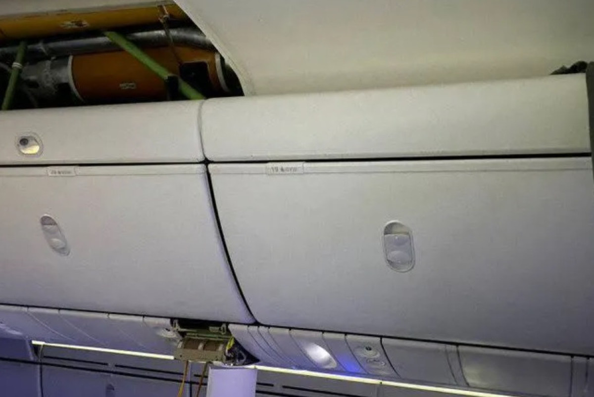 Сильнейшая турбулентность забросила пассажира Boeing 787 на багажную полку