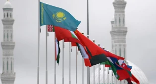 Лидеры стран-участниц ШОС прибывают во Дворец Независимости