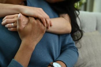 Фотография к новости: Женщина избила возлюбленного, потому что тот не хотел обниматься