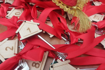 Фотография к новости: Ещё полсотни пострадавших в паводок семей получили ключи от новых домов в СКО