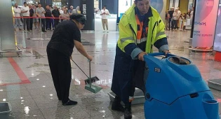 Сильный ливень в Астане спровоцировал потоп в столичном аэропорту