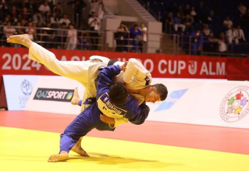 Фотография к новости: Казахстанские дзюдоисты завоевали шесть золотых медалей на домашнем кубке