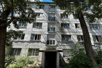 Фотография к новости: Деньги на ветер? Почему после ремонта за 52 миллиона дом в Астане рассыпается на мелкие части