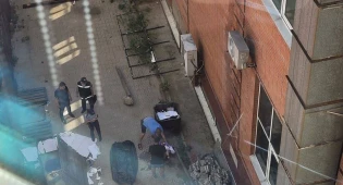 Тело мертвого человека обнаружили на одной из улиц Усть-Каменогорска