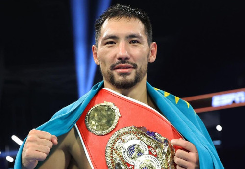 Фотография к новости: Жанибек Алимханулы потерял сознание за день до боя