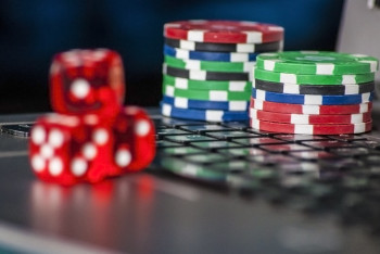 Фотография к новости: О тонкостях закона против лудомании рассказали эксперты