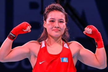 Фотография к новости: Элина Базарова стала чемпионкой мира по боксу среди молодёжи