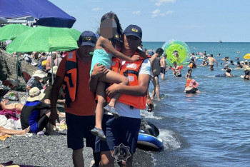 Потерявшуюся девочку нашли на берегу Алаколя