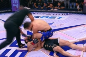 Фотография к новости: Чемпион из Казахстана улетел в нокаут от узбекистанца в первом раунде титульного боя