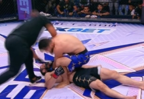 Фотография к новости: Чемпион из Казахстана улетел в нокаут от узбекистанца в первом раунде титульного боя