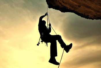 Фотография к новости: Заблудившимся туристам помогли спуститься с гор в Алматинской области