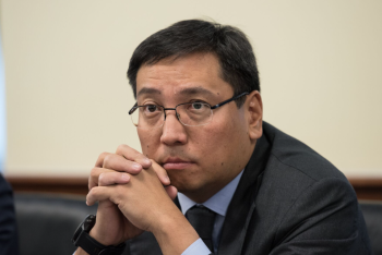 Фотография к новости: Мошенники взломали WhatsApp Досаева