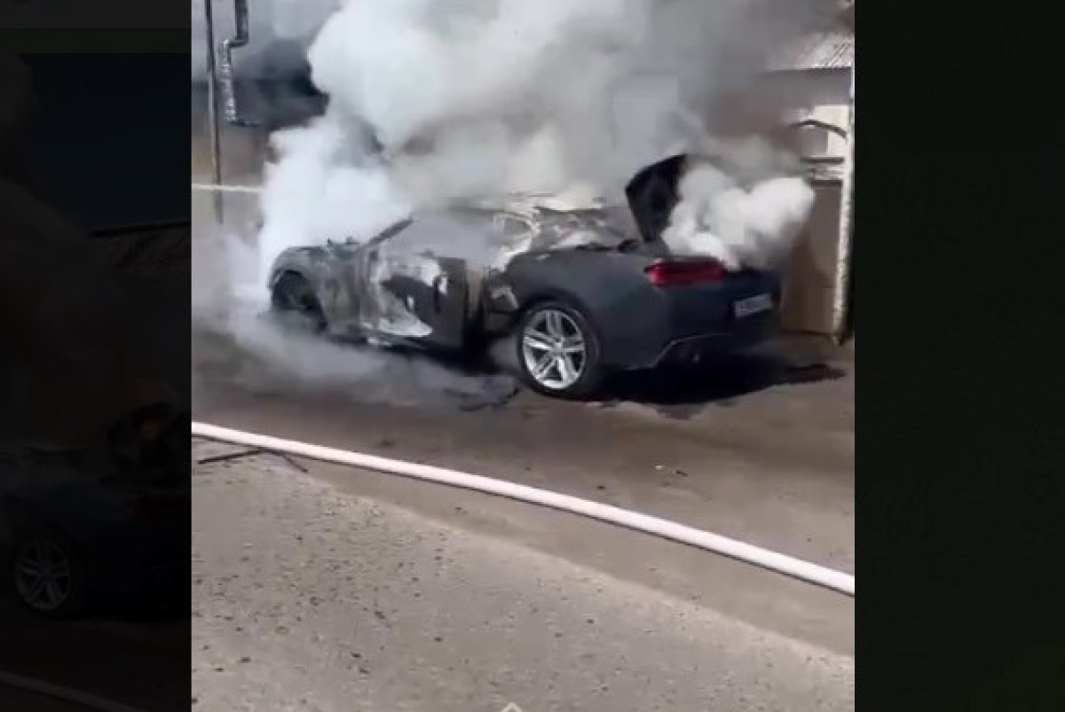 Chevrolet Camaro сгорел в Карагандинской области