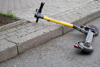 Ребенка на электросамокате сбила "ГАЗель" в Алматы