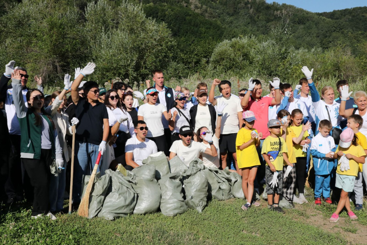 В Алматы продолжаются масштабные мероприятия в рамках республиканской экологической акции "Таза Казақстан"