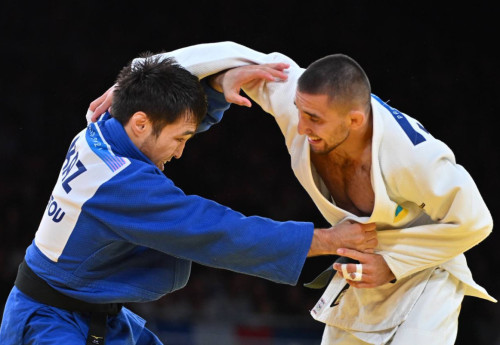 Фотография к новости: Сметов пробился в четвертьфинал на Олимпиаде в Париже