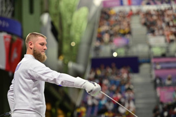 Фотография к новости: Фехтовальщик Вадим Шарлаимов вышел в 1/6 финала на Олимпиаде в Париже