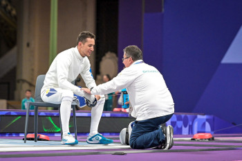 Фотография к новости: Итальянец не позволил шпажисту Эльмиру Алимжанову пройти в четвертьфинал Олимпиады