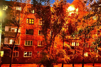 Пожар на балконе пятиэтажки напугал павлодарцев