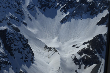 Фотография к новости: Лавина накрыла группу казахстанских альпинистов в Кыргызстане