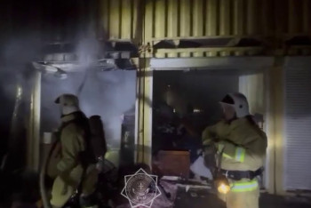 Детские вещи и игрушки загорелись на рынке в Алматы