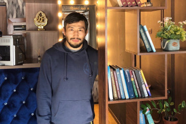 Фотография к новости: Казахстанский борец одолел двукратного чемпиона мира в 1/4 финала Олимпийских игр