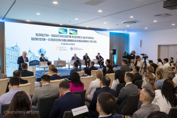 Фотография к новости: На Казахстанско-Узбекском Деловом Совете в Астане подписали ряд новых соглашений