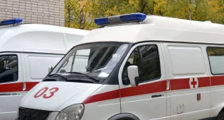 Никаких условий: больного перевозили на полу в &quot;скорой&quot; в Караганде
