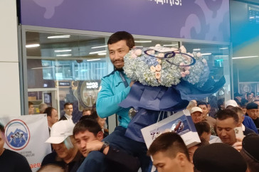 Фотография к новости: Серебряный призёр Олимпиады Демеу Жадраев вернулся на родину