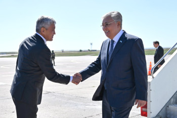 Фотография к новости: Токаев прибыл с рабочей поездкой в Карагандинскую область