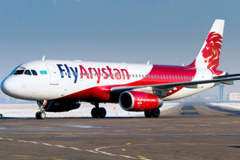 Фотография к новости: "Предложили салфетки и банку": FlyArystan прокомментировал скандал на борту