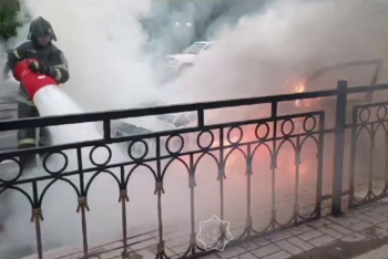 Фотография к новости: Машина загорелась на проезжей части в Астане