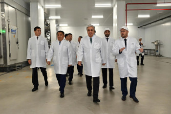 Фотография к новости: Токаев подчеркнул важность развития отечественной пищевой промышленности