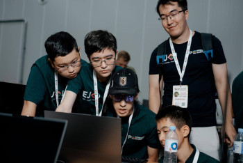 Фотография к новости: Казахстанские школьники отличились на Европейской олимпиаде по информатике