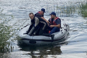 Фотография к новости: Сети, дрон и эхолот: в Костанайской области третьи сутки ищут упавшего в реку ребенка