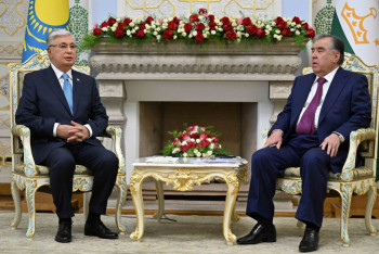 Фотография к новости: Президенты Казахстана и Таджикистана провели переговоры в узком составе