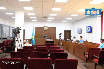 Фотография к новости: Избившего водителя "скорой" хулигана осудили в Караганде