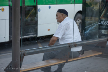 Фотография к новости: На одном из проспектов Астаны временно перекрыли проезд к остановке