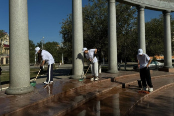 Фотография к новости: Программа "Таза Қазақстан": в Актюбинской области состоялась акция "Памятник – история страны"