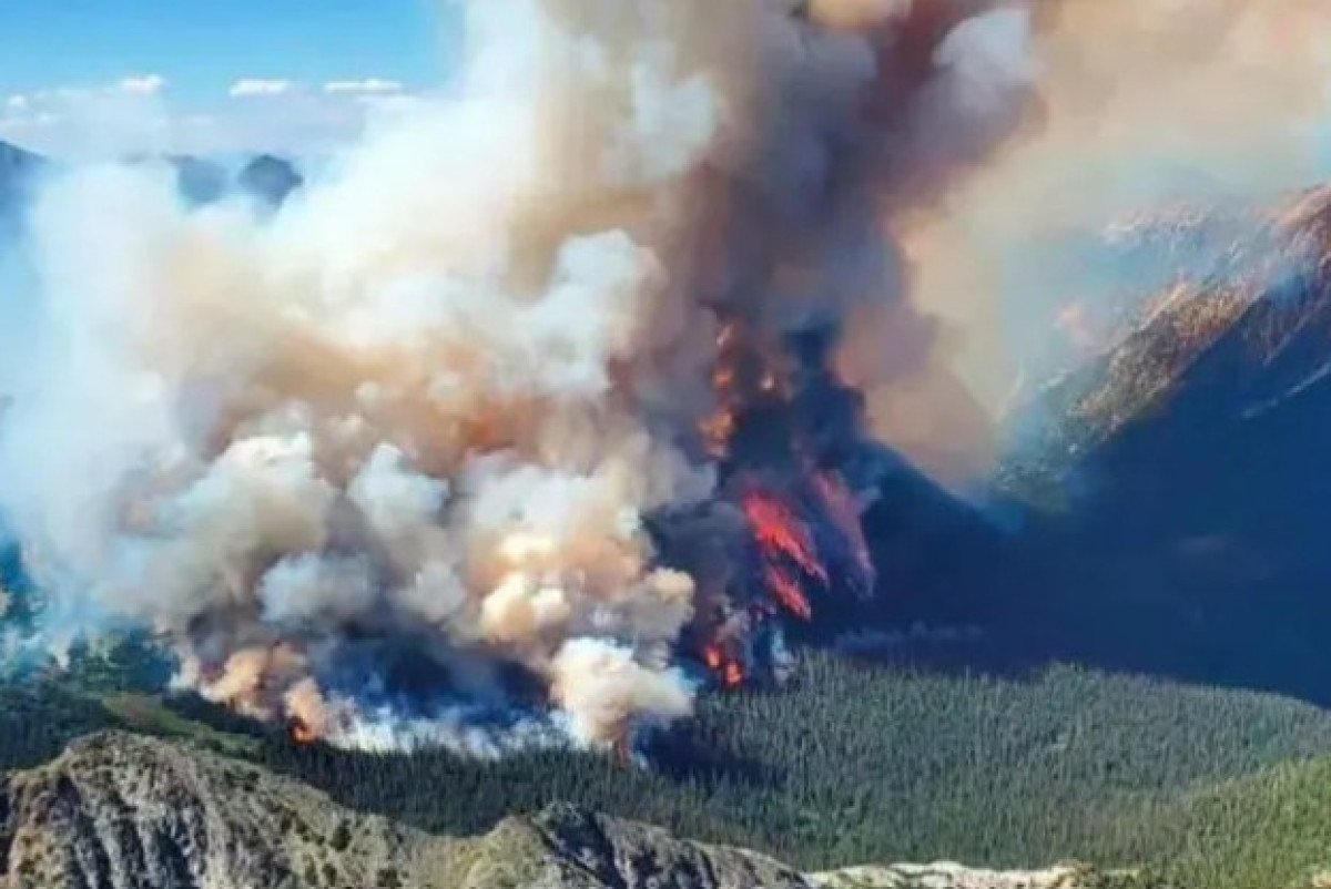 BC WILDFIRE SERVICE/REUTERS