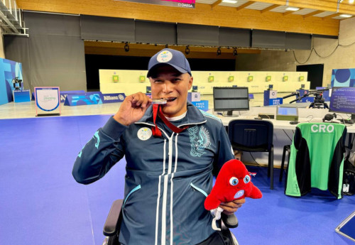 Фотография к новости: Еркин Габбасов принёс Казахстану первую медаль Паралимпиады-2024