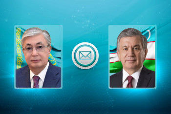 Фотография к новости: Токаев поздравил Мирзиёева с Днём Независимости Узбекистана