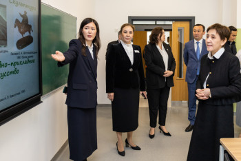 Фотография к новости: Тамара Дуйсенова посетила комфортную школу в Астане в день её открытия