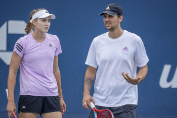 Фотография к новости: Появились подробности расставания Рыбакиной с тренером