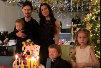 Фотография к новости: Трое детей Павла Дурова приехали во Францию