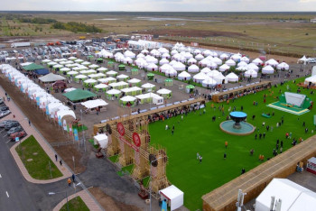 Фотография к новости: Знаменитый мексиканский музыкант Хосе Дельгадо выступил на вечере этно-музыки в Астане