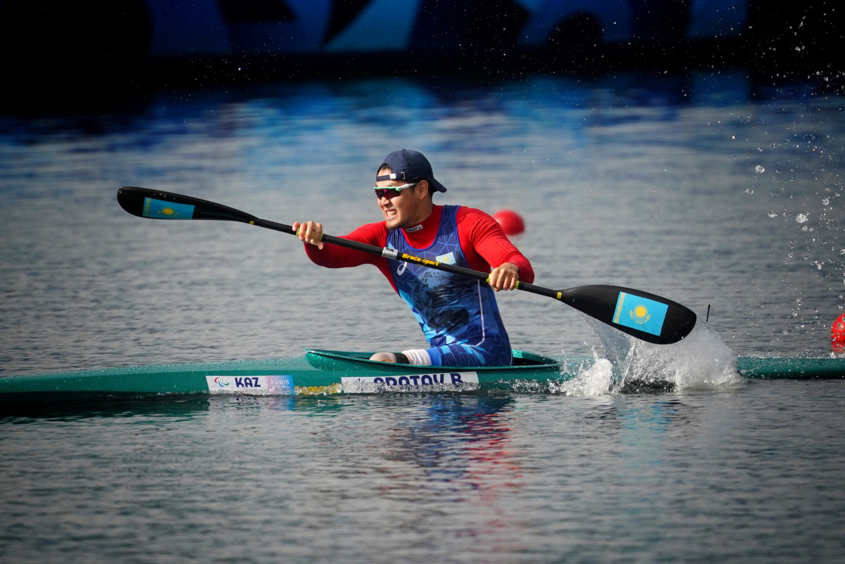 Фотография к новости: Спатай Бибарыс и Жаныл Балтабаева не прошли в финал Паралимпиады по пара каноэ