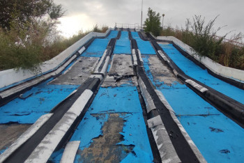 Фотография к новости: Непосильная ноша: как выглядит заброшенный аквапарк Семея и почему его не хотят купить